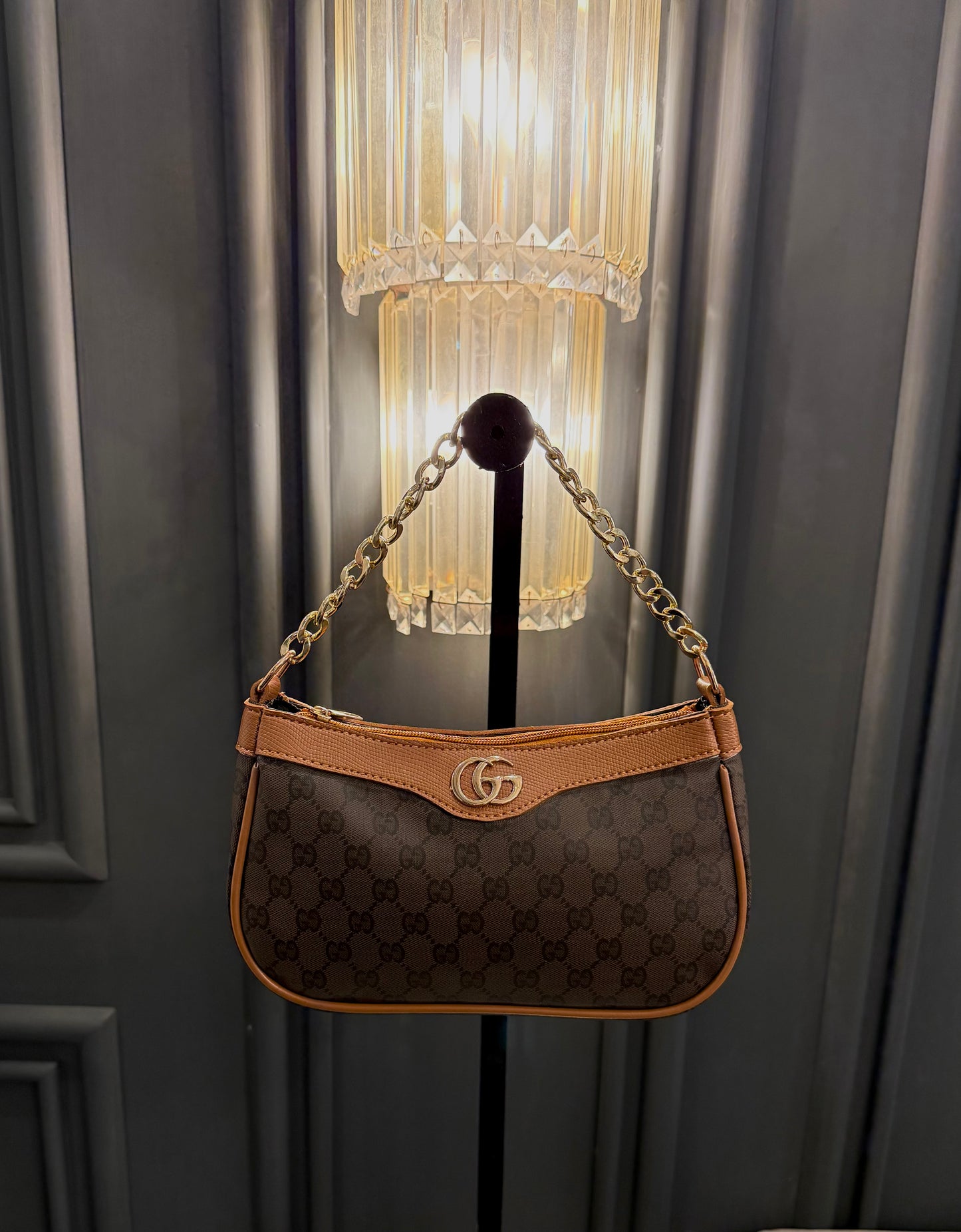 Signature Classic Luxe Collection – Tan Brown Crossbody