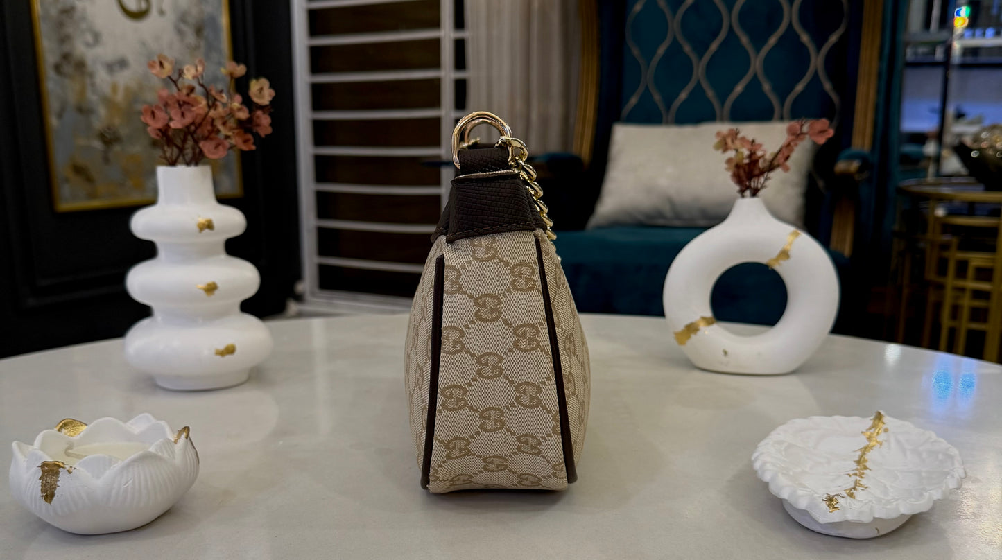 Signature Classic Luxe Collection – Vintage Beige Crossbody.