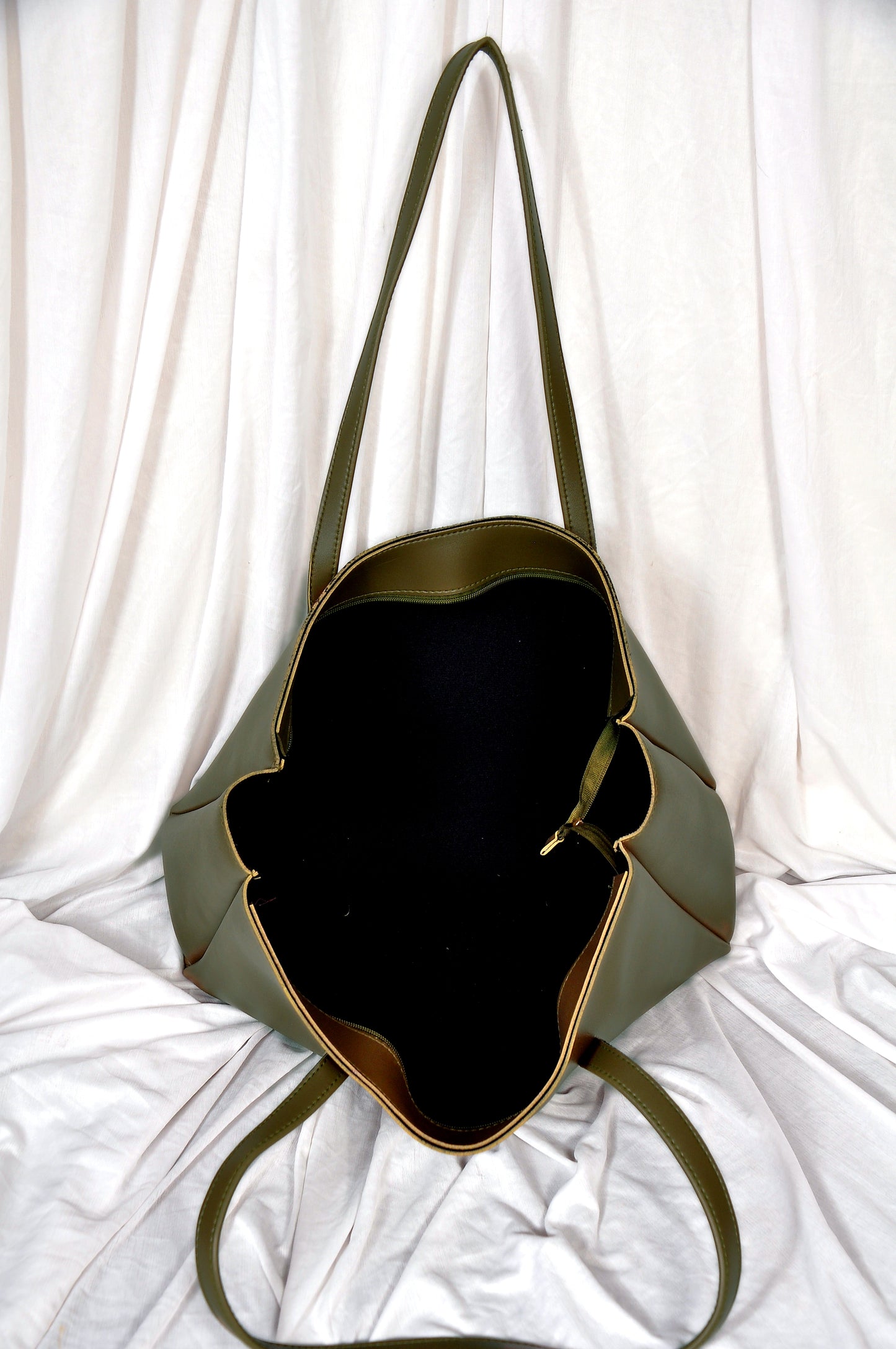 Boss Tote - olive green